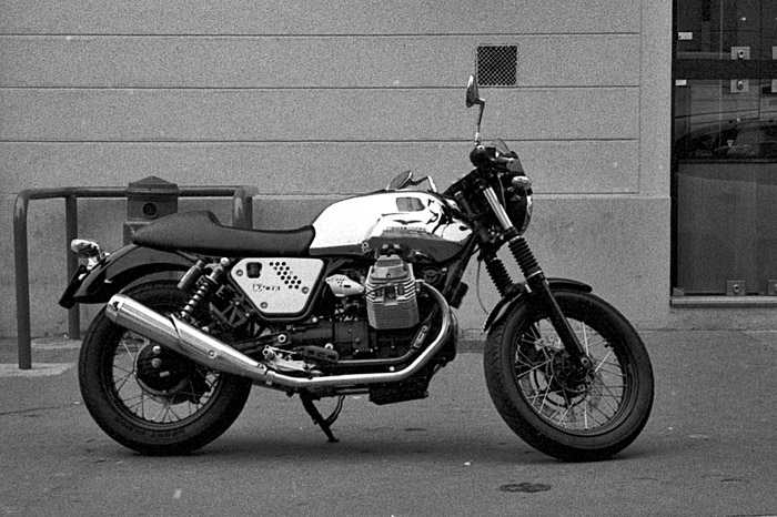 Guzzi Racer - w:700, h:466, 123532, JPEG