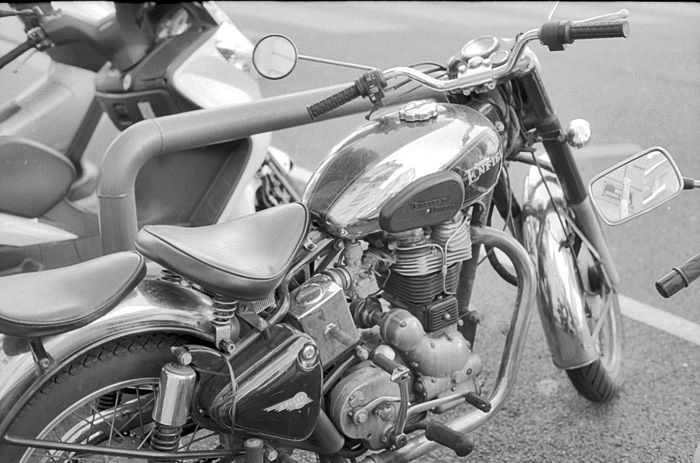 Royal Enfield #18 - l:700, h:463, 132660, JPEG