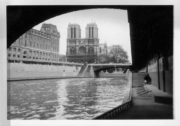 Ile de la Cité, mai 1968 - w:736, h:517, 66593, JPEG