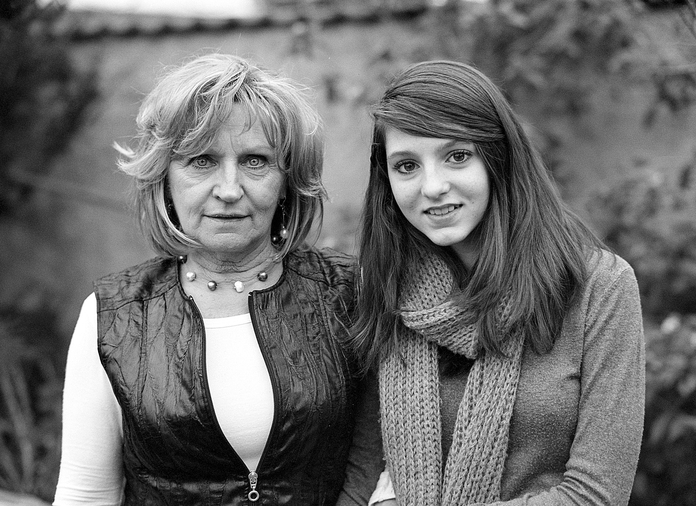 Nièce et Tante - w:696, h:506, 258498, JPEG