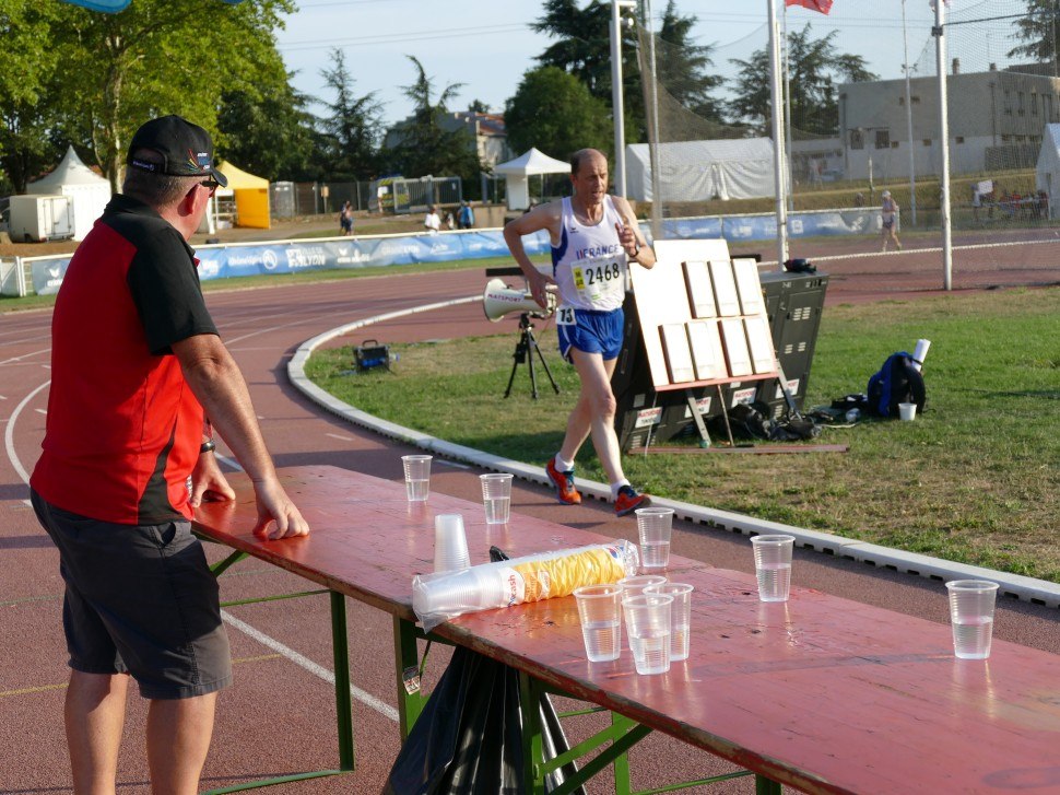 WMAC Lyon 2015, 6 août, 5000m M60, Dominique Guebey (2468) #10564 - l:970, h:727, 236533, JPEG