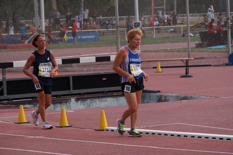 WMAC Lyon 2015, 7 août, 5000m W60,Edith Brochot devant Jocelyne Lemogne