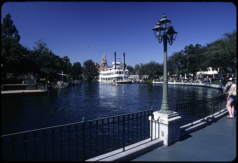 D746 – Disneyland