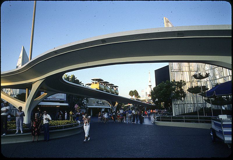 D775 – Disneyland - l:800, h:548, 237044, JPEG