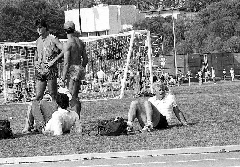 San Diego University, 30 jul 1984, debout : William Motti. Assis : Hubert Steinmetz