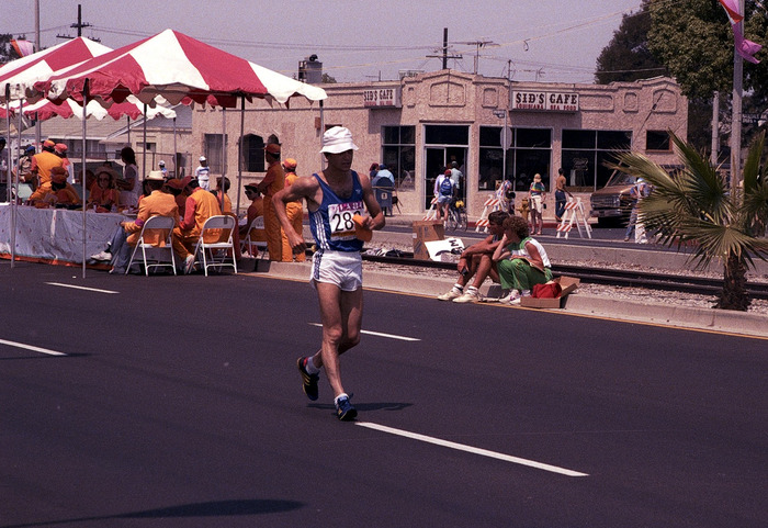 Dominique Guebey, Los Angeles 1984 (#13) - l:700, h:481, 158581, JPEG Dominique Guebey, Los Angeles 1984 (#13) - l:700, h:481, 158581, JPEG