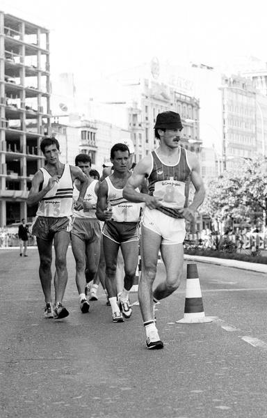 La Corogne 1988, René Piller mène le peloton - w:384, h:600, 158887, JPEG La Corogne 1988, René Piller mène le peloton - w:384, h:600, 158887, JPEG