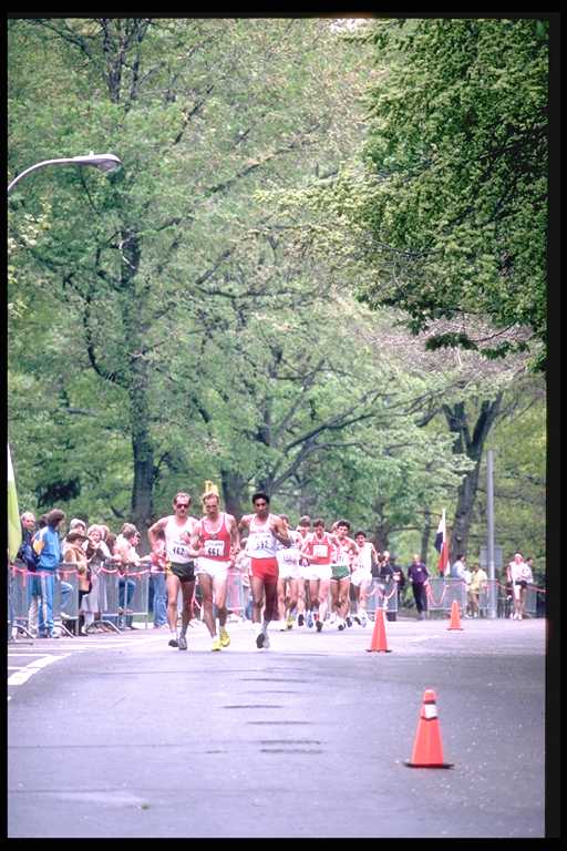 Le peloton de tête dans Central Park, #1700 - l:512, h:768, 68677, JPEG