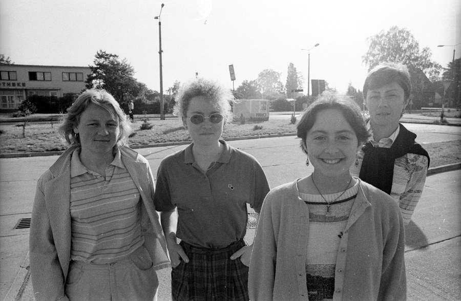 Avant le retour (les dames) - l:900, h:588, 134396, JPEG Avant le retour (les dames) - l:900, h:588, 134396, JPEG