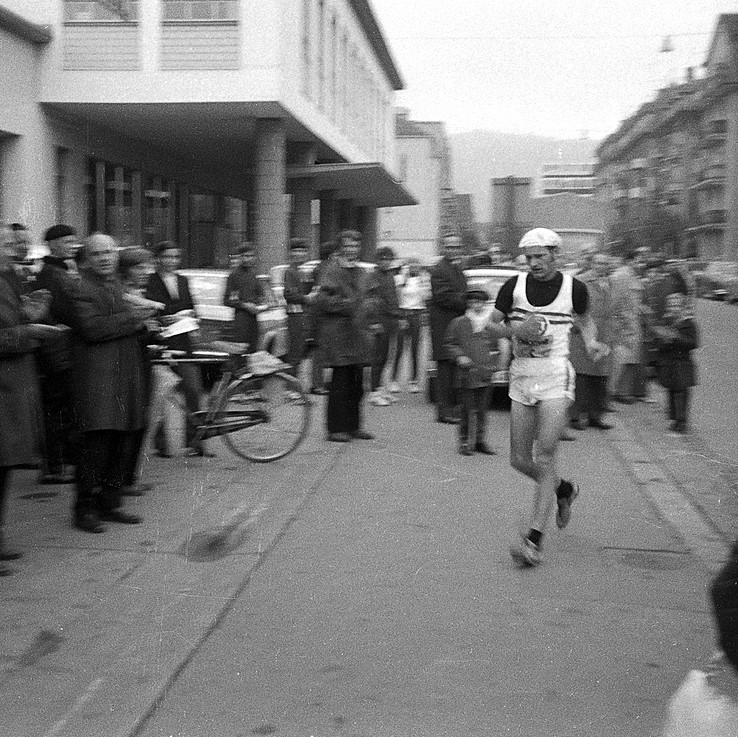 Paul Nihill, Zurich, 2 mai 1971 l:738, h:737, 211845, JPEG Paul Nihill, Zurich, 2 mai 1971 l:738, h:737, 211845, JPEG