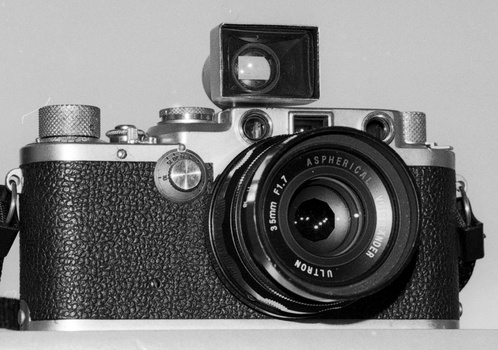 Leica iiif, VC Ultron 1:1.7/35mm, viseur SBLOO l:498, h:350, 74968, JPEG