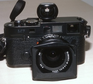 Leica M7, Elmarit-M 1:2.8/24 ASPH l:300, h:272