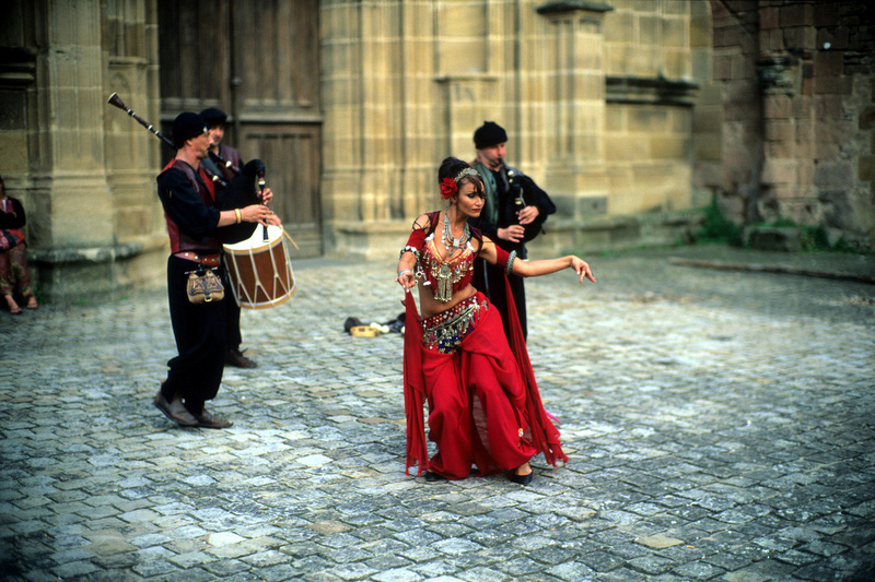 Troupe Al Cantara, Noctilux f1:1.4 w:800, h:533, 235930, JPEG Troupe Al Cantara, Noctilux f1:1.4 w:800, h:533, 235930, JPEG