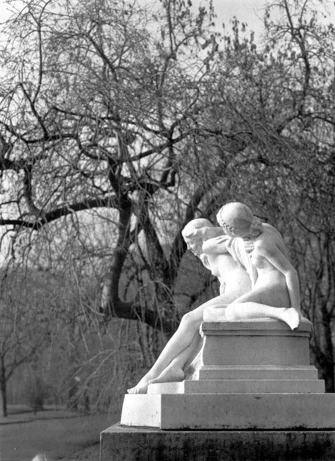 René Beclu, Le secret, ou : les trois grâces l:653, h:900 René Beclu, Le secret, ou : les trois grâces l:653, h:900