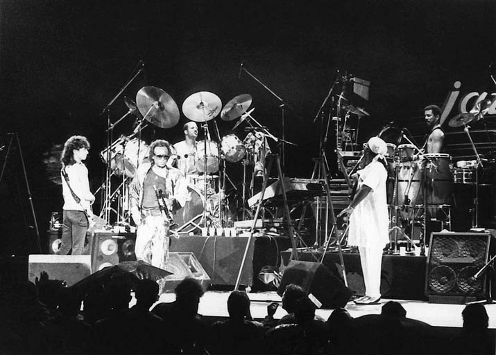 Photo de Concert, Jazz a Vienne, Miles Davis, objectif zoom 80-200 l:715, h:513 Photo de Concert, Jazz a Vienne, Miles Davis, objectif zoom 80-200 l:715, h:513