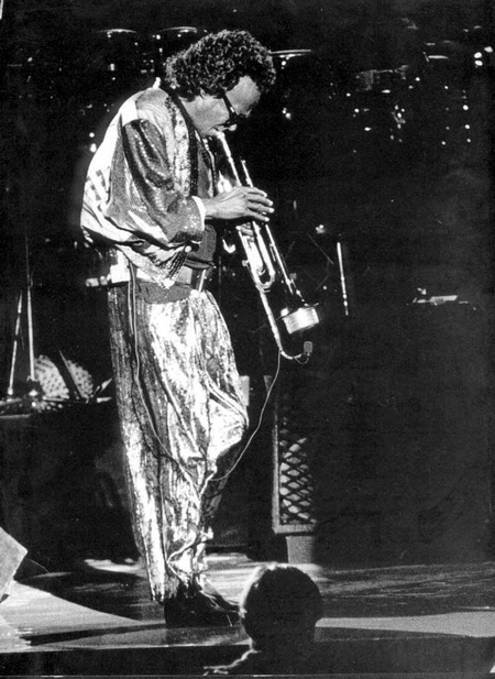 Photo de Concert, Jazz a Vienne, Miles Davis, objectif zoom 80-200 l:450, h:617 Photo de Concert, Jazz a Vienne, Miles Davis, objectif zoom 80-200 l:450, h:617