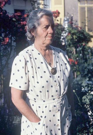 Marie Racamier w:320, h:463, 41512, JPEG