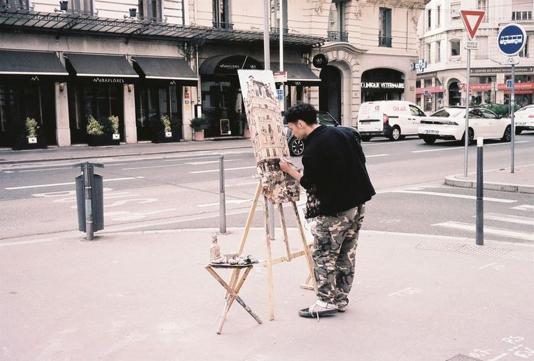 Leica M7, VC Heliar 40/2.8, f/2.8, Portra 400.